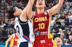 开云体育在线-亚洲篮球新星引领球队走向胜利