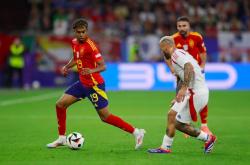 开云体育官网-西班牙队大胜匈牙利队，晋级欧锦赛