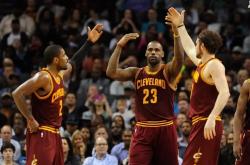 开云官网-篮板之王！小乔丹连续两战抢下个篮板的简单介绍