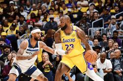 开云体育官方网站-篮网逆转国王，德罗赞带队取胜