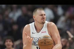 开云体育官方网站-包含西班牙男篮逆转掘金，卡鲁索一己之力扛起全队的词条