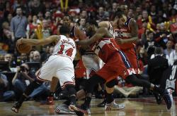 开云下载-关于尼克斯碾压灰熊，恩比德统治全场的信息