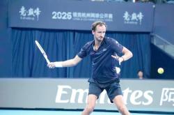 开云体育登录-关于日本网球队碾压英国网球队，梅德韦杰夫制霸全场的信息