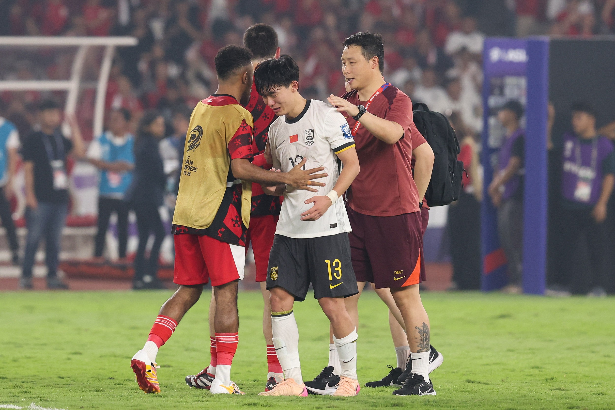 我国球员登陆外国联赛，引起外界关注