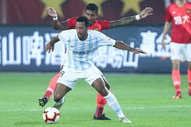 包含富力客场遭遇连败，反观战术调整有待提升的词条