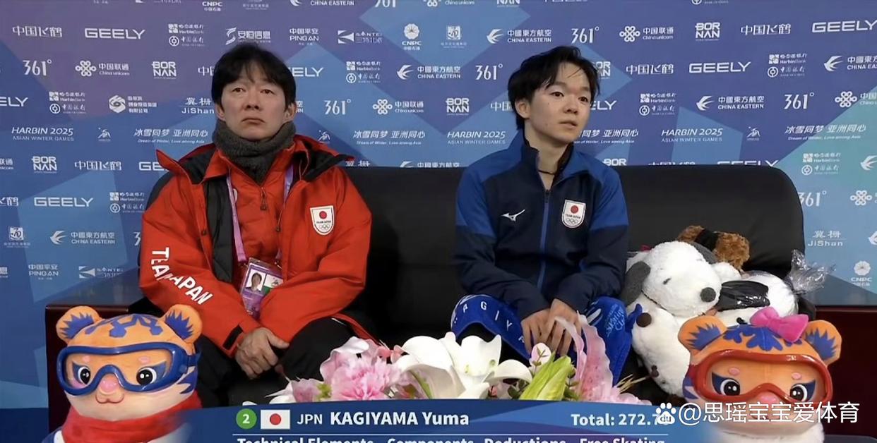 韩国选手在冰球比赛中包揽全部奖牌