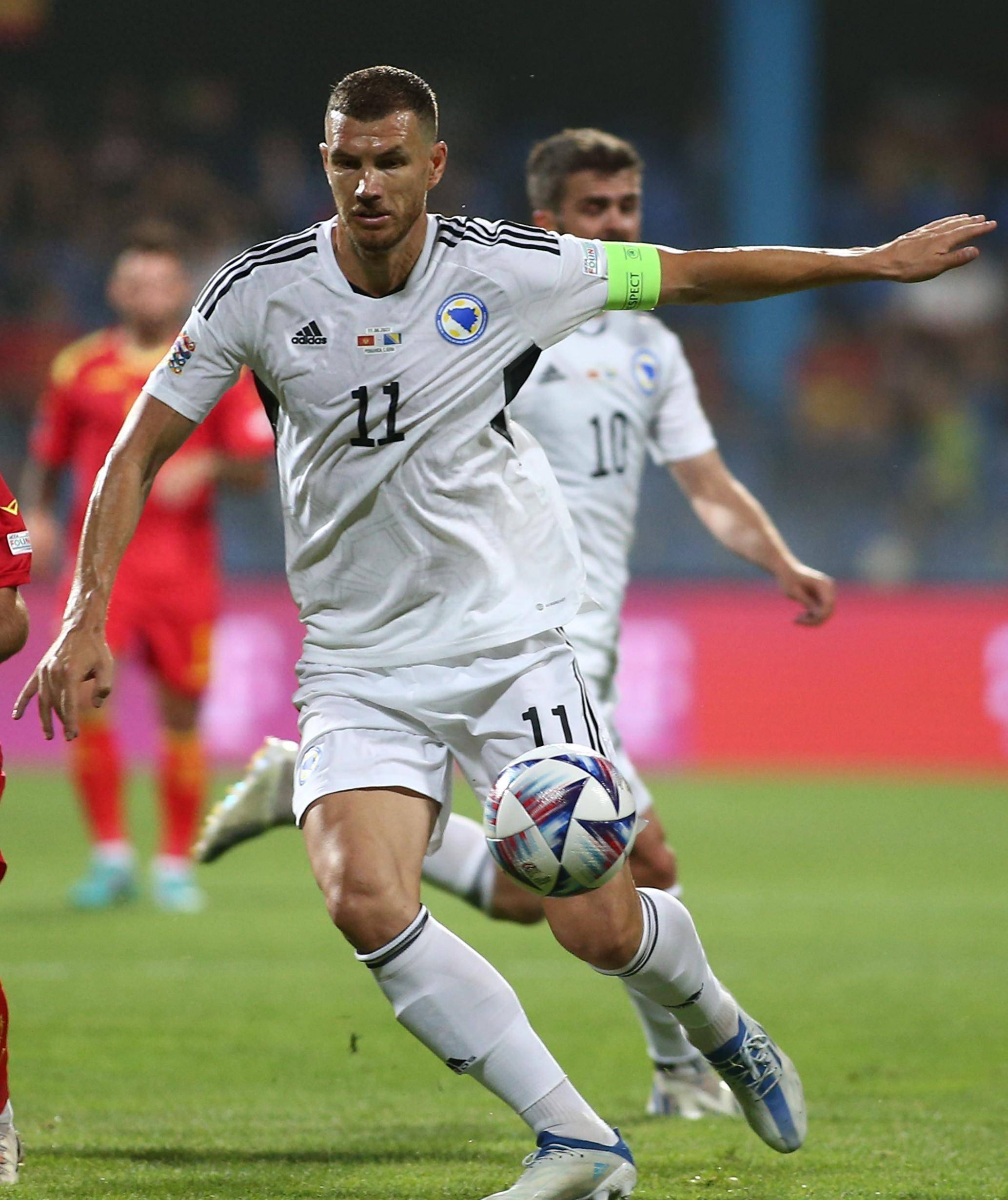 捷克大胜波黑，晋级欧预赛淘汰赛赛场的简单介绍