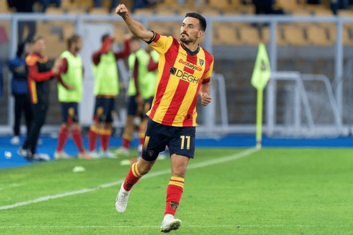 包含佛罗伦萨客场战平，保级形势一片黯淡的词条