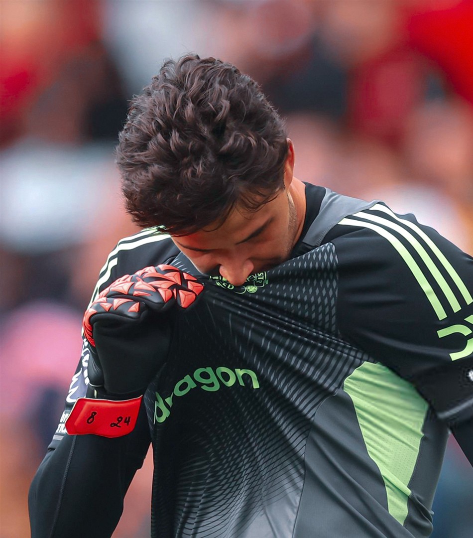 包含曼联主场战胜桑德兰，豪取联赛三连胜的词条