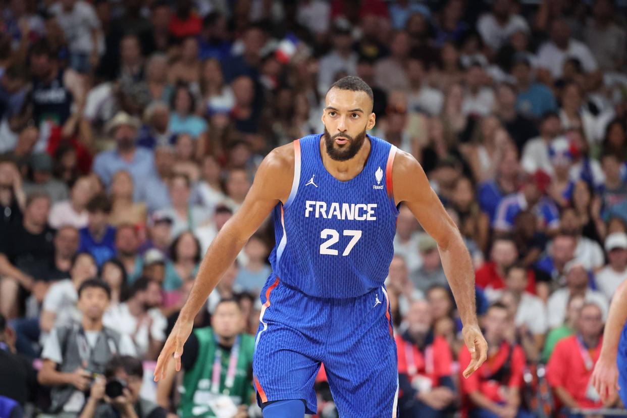 勇士轻取篮网B队，戈贝尔惊艳世界的简单介绍