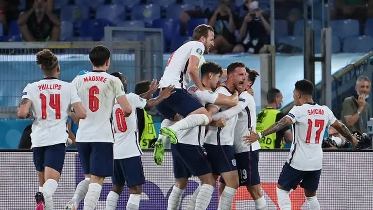 俄罗斯队以一球之差击败丹麦队