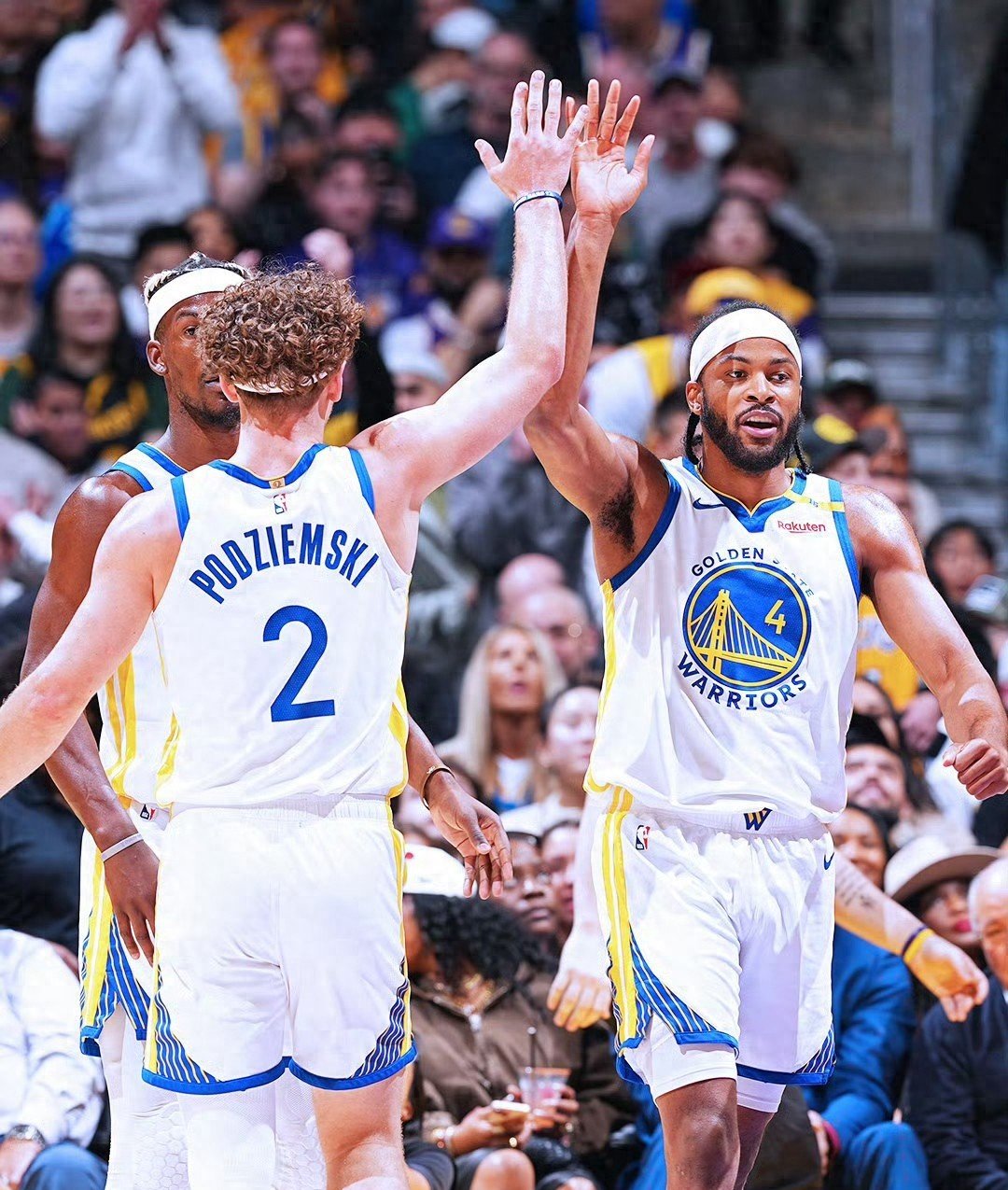 关于湖人B队翻盘勇士,波尔津吉斯三分雨点燃全场的信息 关于湖人B队翻盘勇士,波尔津吉斯三分雨点燃全场的信息