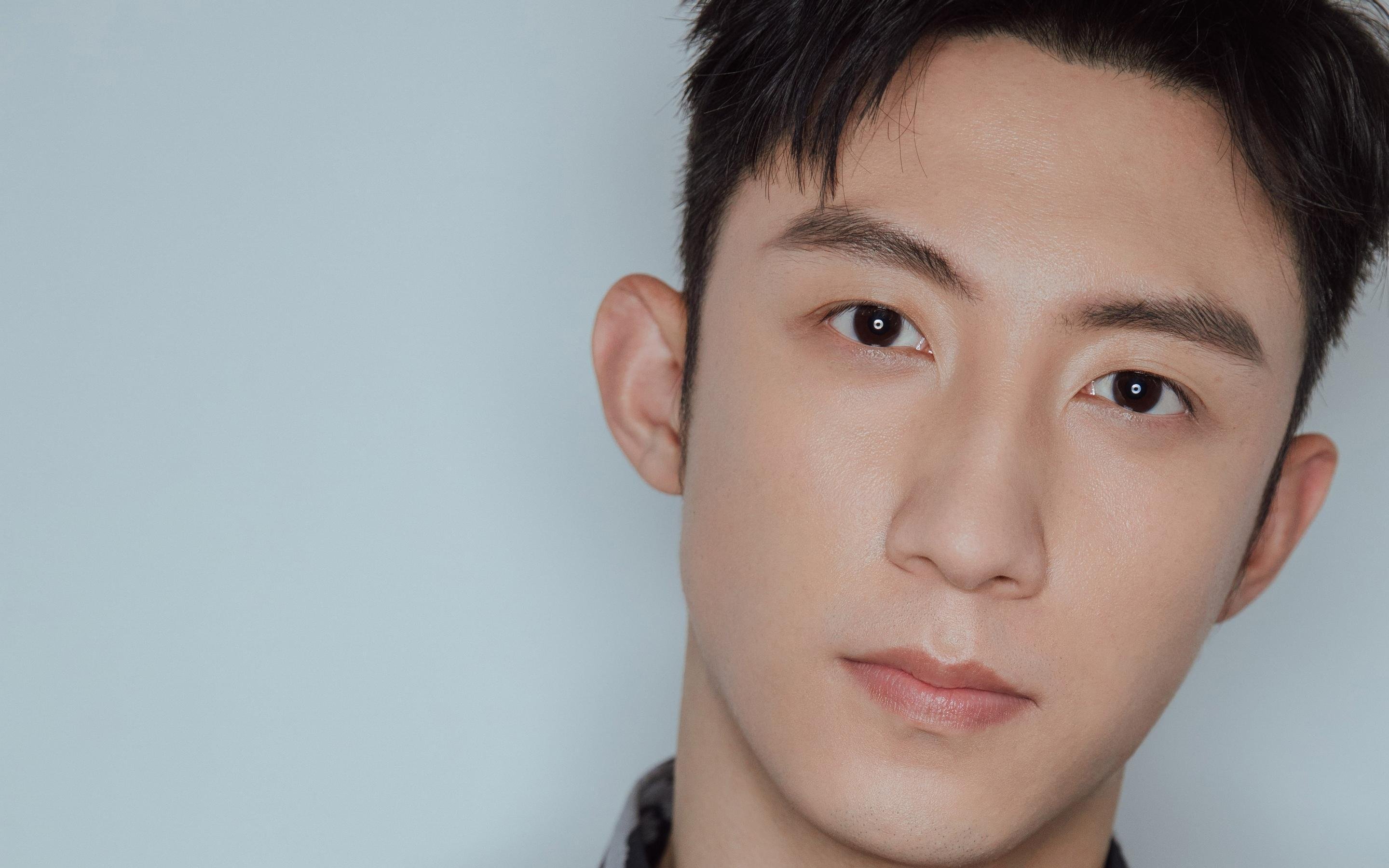 皮克临危受命导演战术奇迹，玻利维亚式高压锁死AC米兰进攻命脉