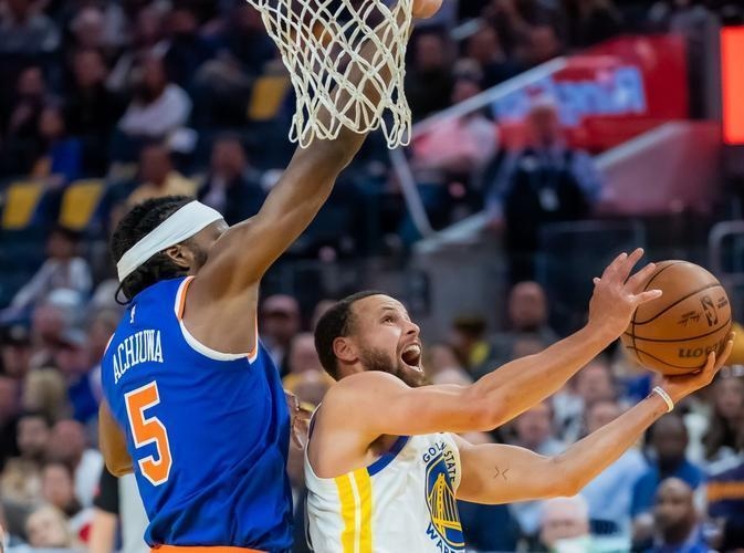 包含克特球长传助攻，帮助球队锁定胜局的词条