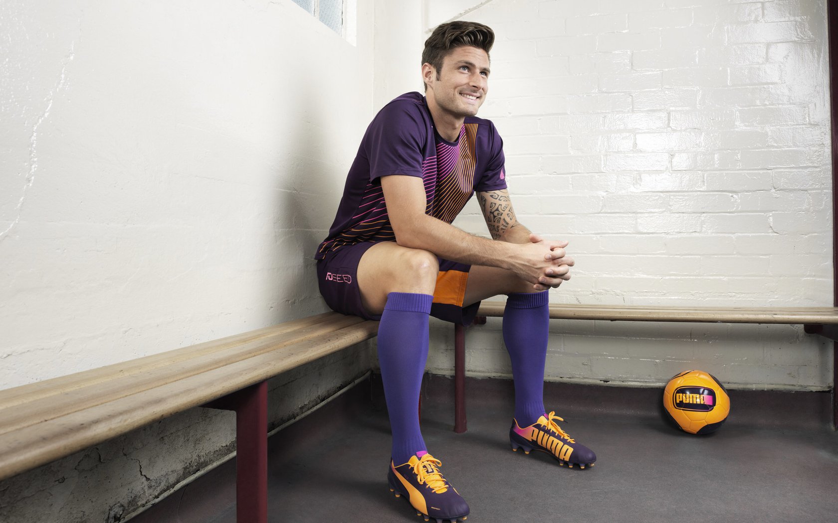 欧冠淘汰赛之夜，莫兰特高光表现，当篮球与足球的星光交相辉映