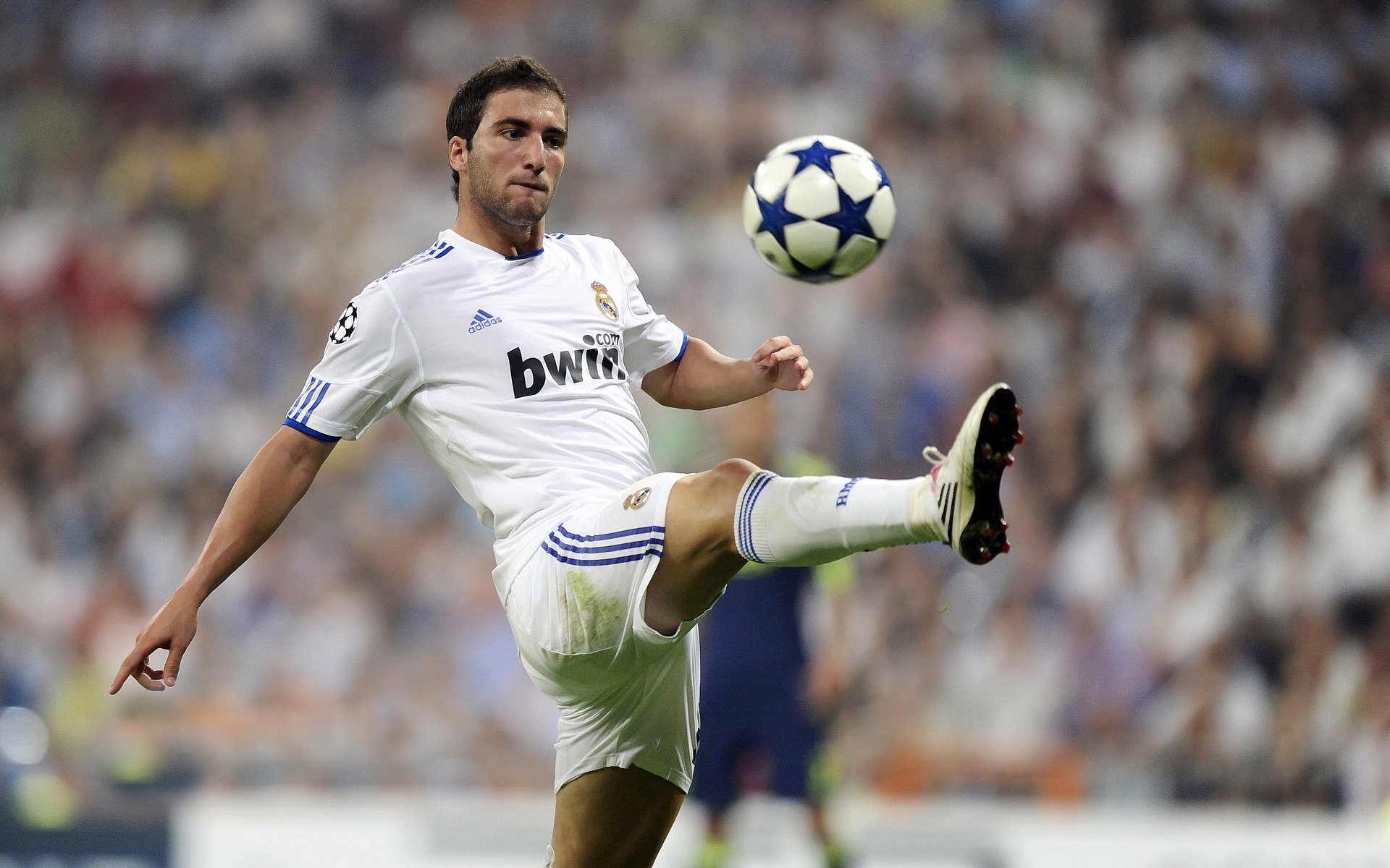 格纳布里点燃赛场，克罗地亚防守锁死罗马，一场战术与激情的较量